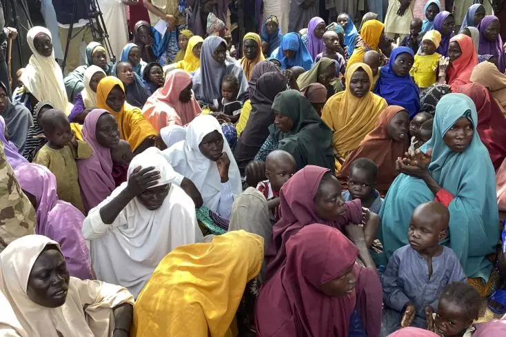 Nigeria : plus de 400 anciens otages de Boko Haram remis aux autorités après leur libération