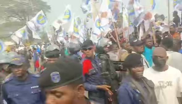 RDC : Constitution en jeu, le bras de fer entre le gouvernement et l’opposition inquiète la population face à un agenda secret