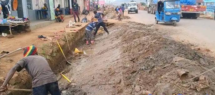 Fungurume : Les Rastamans au service de l’assainissement sur la Route Nationale&nbsp;N°39