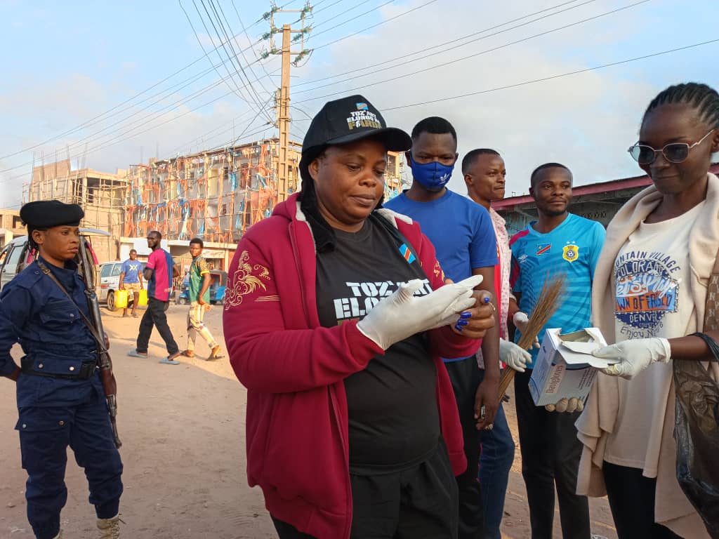 Tanganyika : La Ministre de la Jeunesse prêche par l’exemple lors du lancement de la campagne d’éveil patriotique &laquo;&nbsp;Assainissement du milieu&nbsp;&raquo;