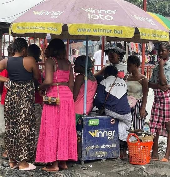 RDC : Le ministre des Finances Doudou Fwamba présente un projet pour réguler et relancer le&nbsp;secteur